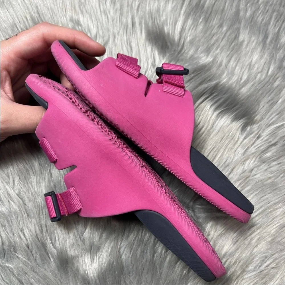 Girls Chaco Pink Slide Sandals Size 3